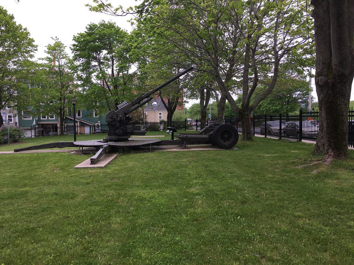 ashamh19's tweet photo. Have always wandered what’s in the park by the Citadel, was able to go in yesterday to the Royal Artilery Park officer’s mess and library ☺️ Pretty cool! The dining table was set up beautifully #DoorsOpenHFX https://t.co/vFA1oNLh5p