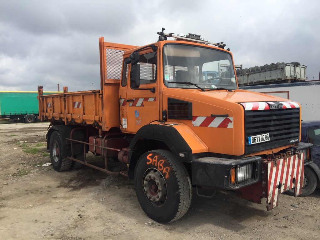 vincetrucks's tweet photo. Kerax 300 / c280 et C230 benne https://t.co/MoTYe4Ig1p