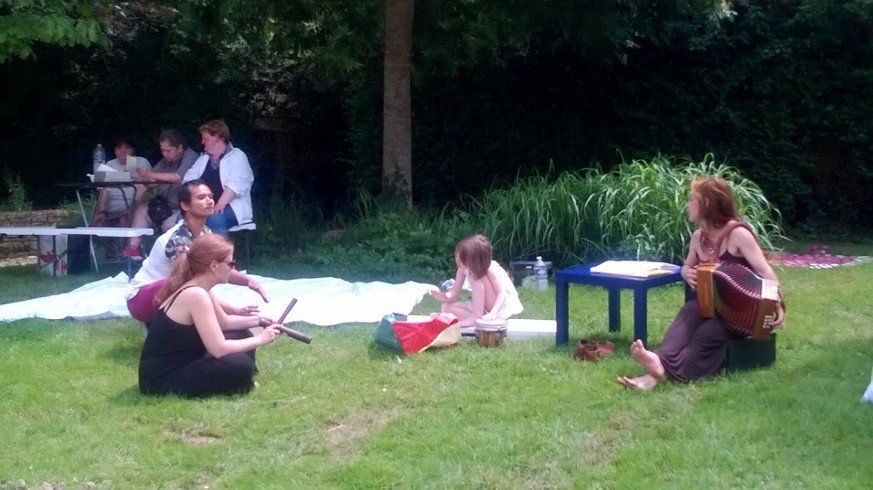 Aiguillon_SAhlm's tweet photo. Square Europe à #rennes en fête ! Animations,jeux,activités artistiques animés par les étudiants de #IBEP !#quartierenfete https://t.co/BZxkkqGlnr