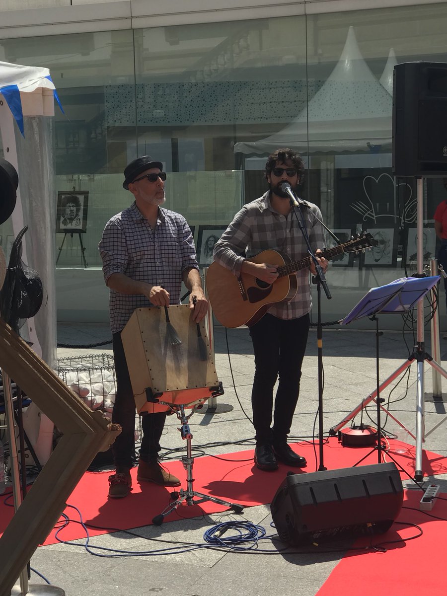 JEAndradesG's tweet photo. Merecidisimo homenaje a los fundadores de @zaharrean 40 años trabajando por el #ComercioLocal de San Sebastián, 40 años trabajando por #NuestroComercio ZORIONAK!!!!!! https://t.co/DUS9fdbMt7