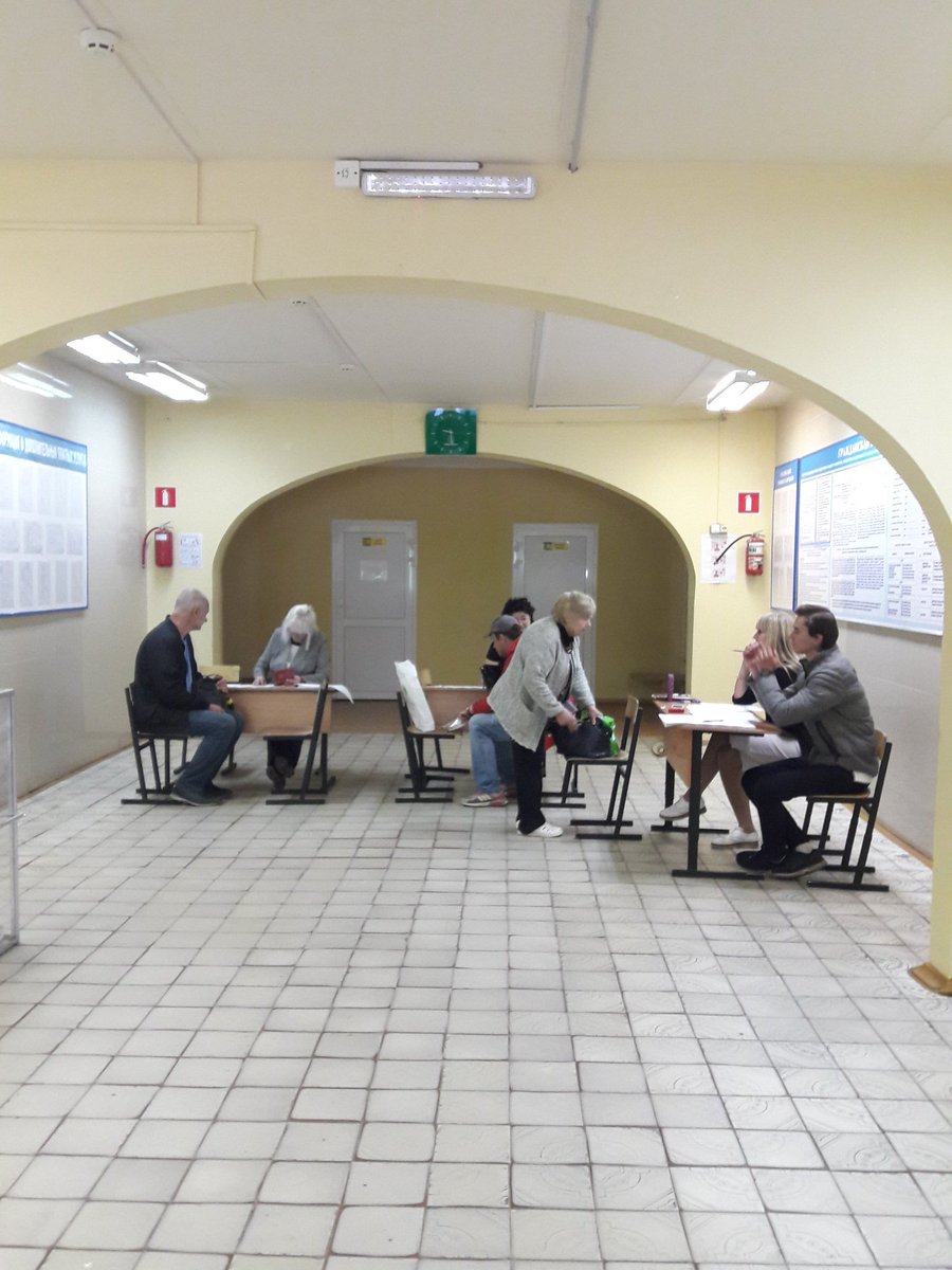 Предварительное голосование продолжается. Несмотря на неблагоприятные погодные условия, избиратели ответственно отдают свои голоса 
#МолодойНаблюдатель #ГолосуйЗаГвардейца #3июня2018 #ЕдинаяРоссия