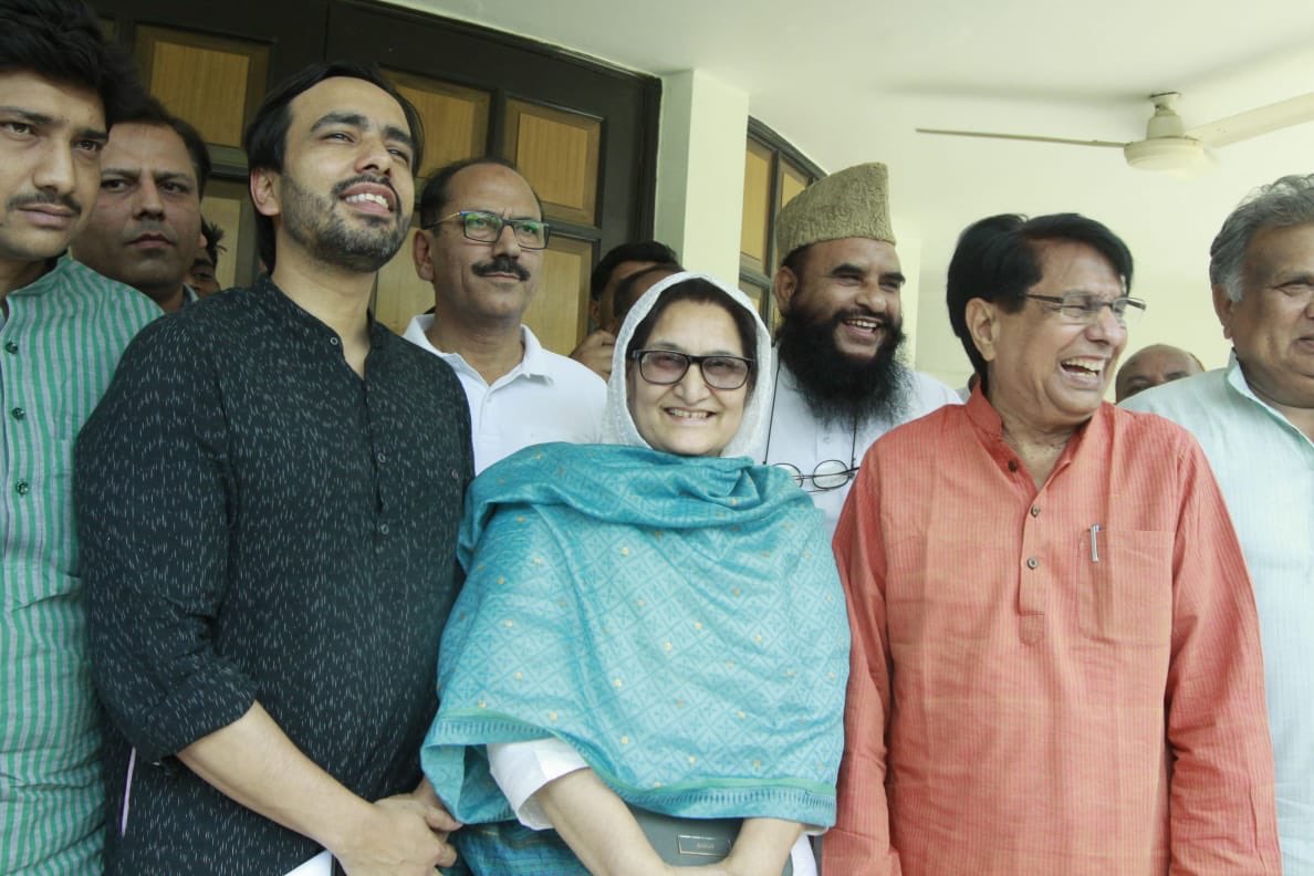 Some happy moments from yesterday photographed by <a href="/tashitobgyal/">Tashi Tobgyal 🐾</a>