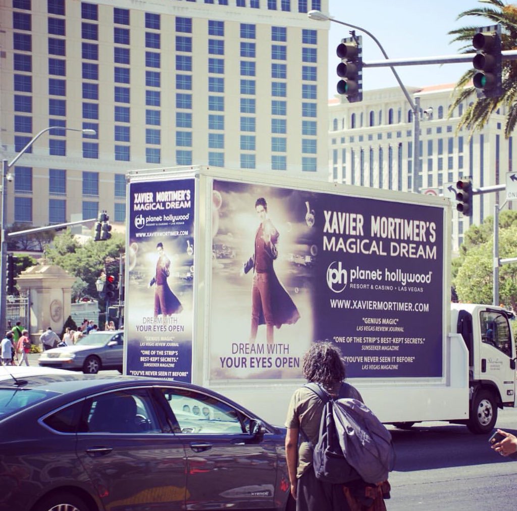 creationaffiche's tweet photo. Notre affiche pour @XavierMortimer se balade à #LasVegas :) #XavierMortimer https://t.co/uShani3mMY