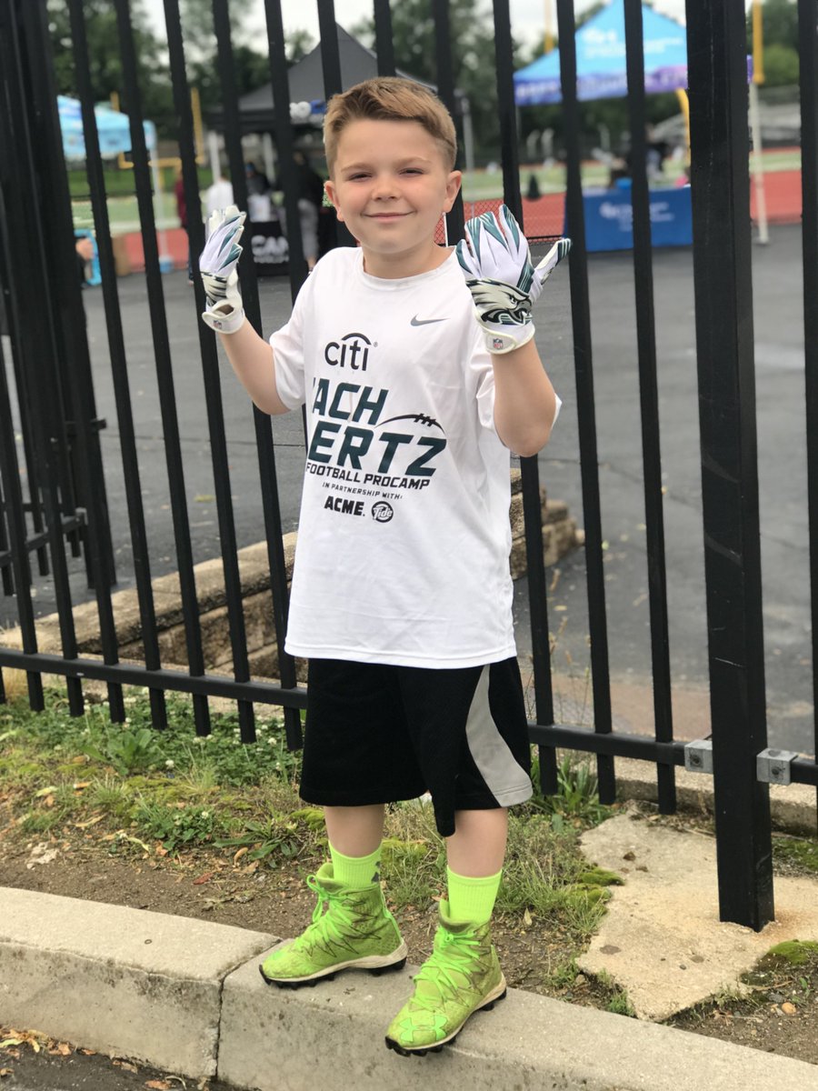 Rivero9892's tweet photo. Day 2 of Zach Ertz football camp 🏈 I don’t think my boys ever been more excited for anything... so grateful that he gets to experience this  @AcmeMarkets @Tide @ProCamps @ZERTZ_86 #Experience https://t.co/Rz8TNhiedy