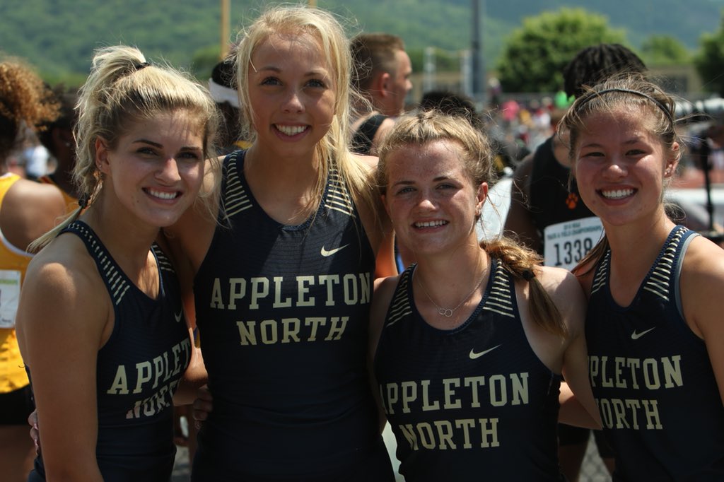 ANGBB_Pics's tweet photo. @karibrekke2 @Gabbynicole81 @ANTrackandField @taylor_sieg https://t.co/nhz0IyaSXY