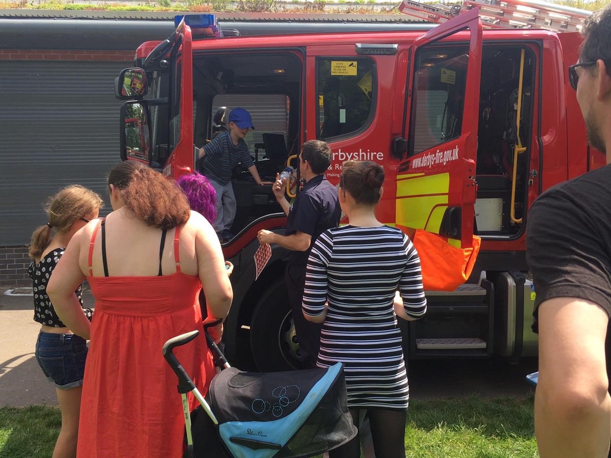 DerbyshireFRS's tweet photo. Our crew from #NottinghamRoad_Blue , #CSO_Sarah & #CSO_Larry have been carrying out chip pan fire demo's promoting cooking safety as well as giving advice on derelict building safety at Chaddesden, The Big One ππ¨βπβοΈ https://t.co/Yqi861sWFo