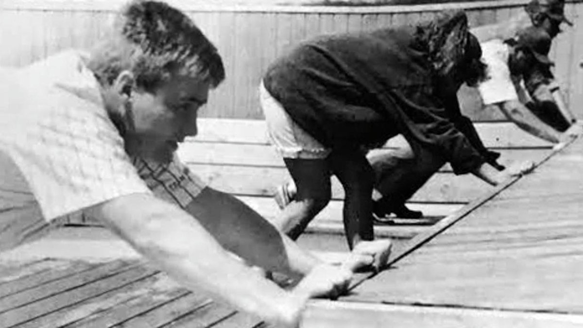 Turning back the pages trib.al/WJC99OF