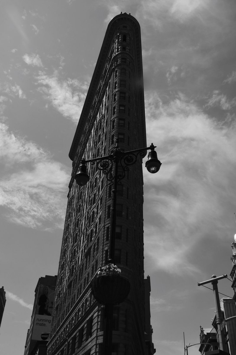 throughtjseye's tweet photo. New York City in a weekend.  #ilovenyc #b&amp;w #longexposure #flatironbuilding #empirestatebuilding #chryslerbuilding #oneworldtower @NikonUSA @nycgo @EmpireStateBldg https://t.co/lBXIqLczP8