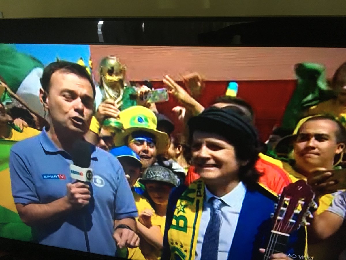 allejoreal's tweet photo. Já é Copa do Mundo! #oeaaa https://t.co/8Dp4M9tFLb