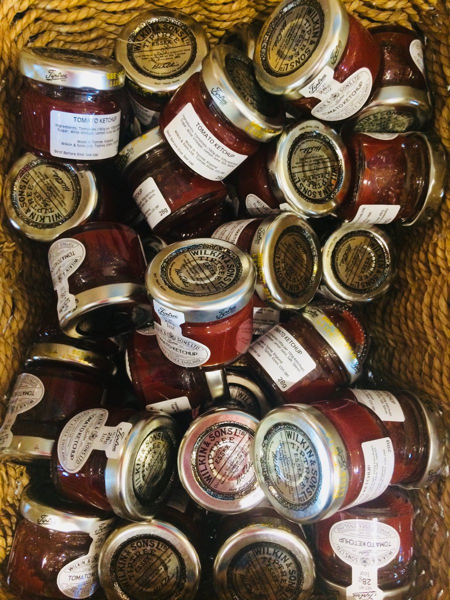 essexlarder's tweet photo. If there was no one else around, I would basically stick my face into this basket of @tiptree ketchup 😋😋😋
#tiptree #ketchup #hallfarm https://t.co/vbiddu60xo