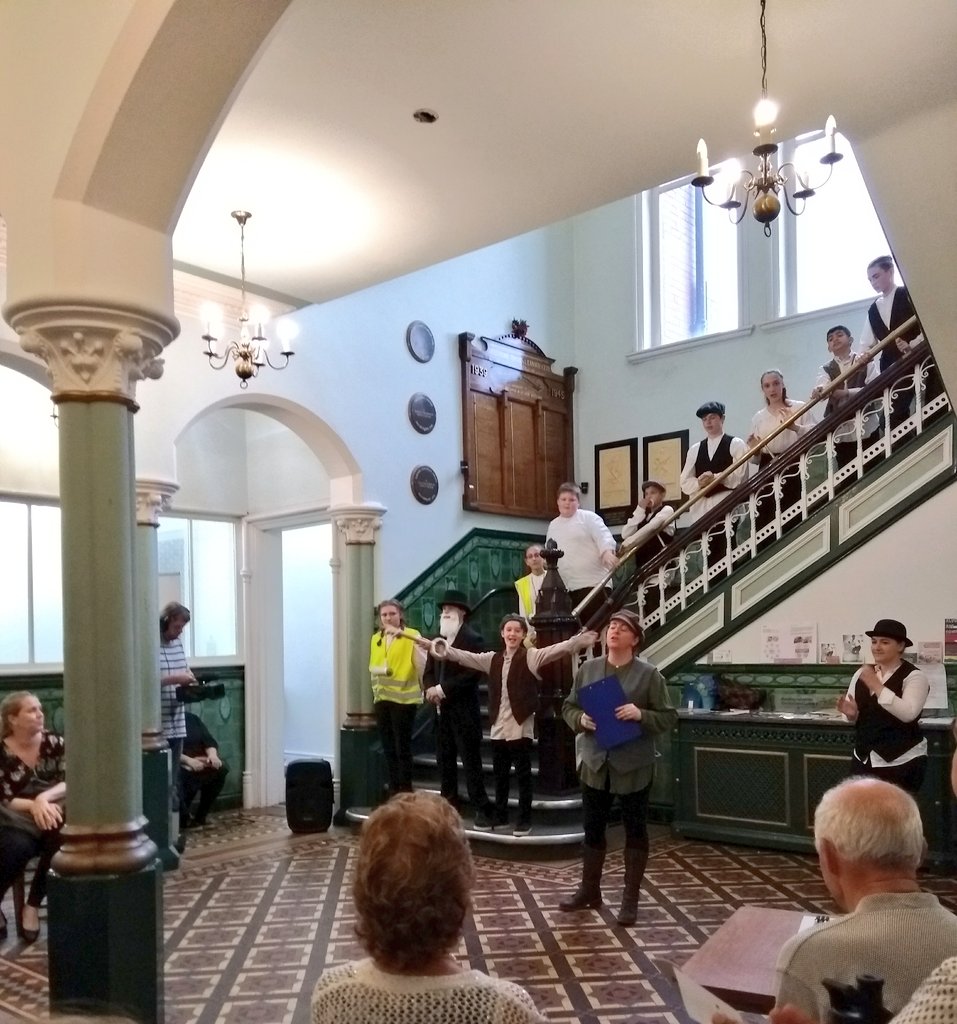 smallerclanger's tweet photo. Second time watching the show, still amazed at the talent, dedication and enthusiasm from all the actors. @m32projects and such a great use of the location @StretfordPHall https://t.co/iGn4b5nCCw