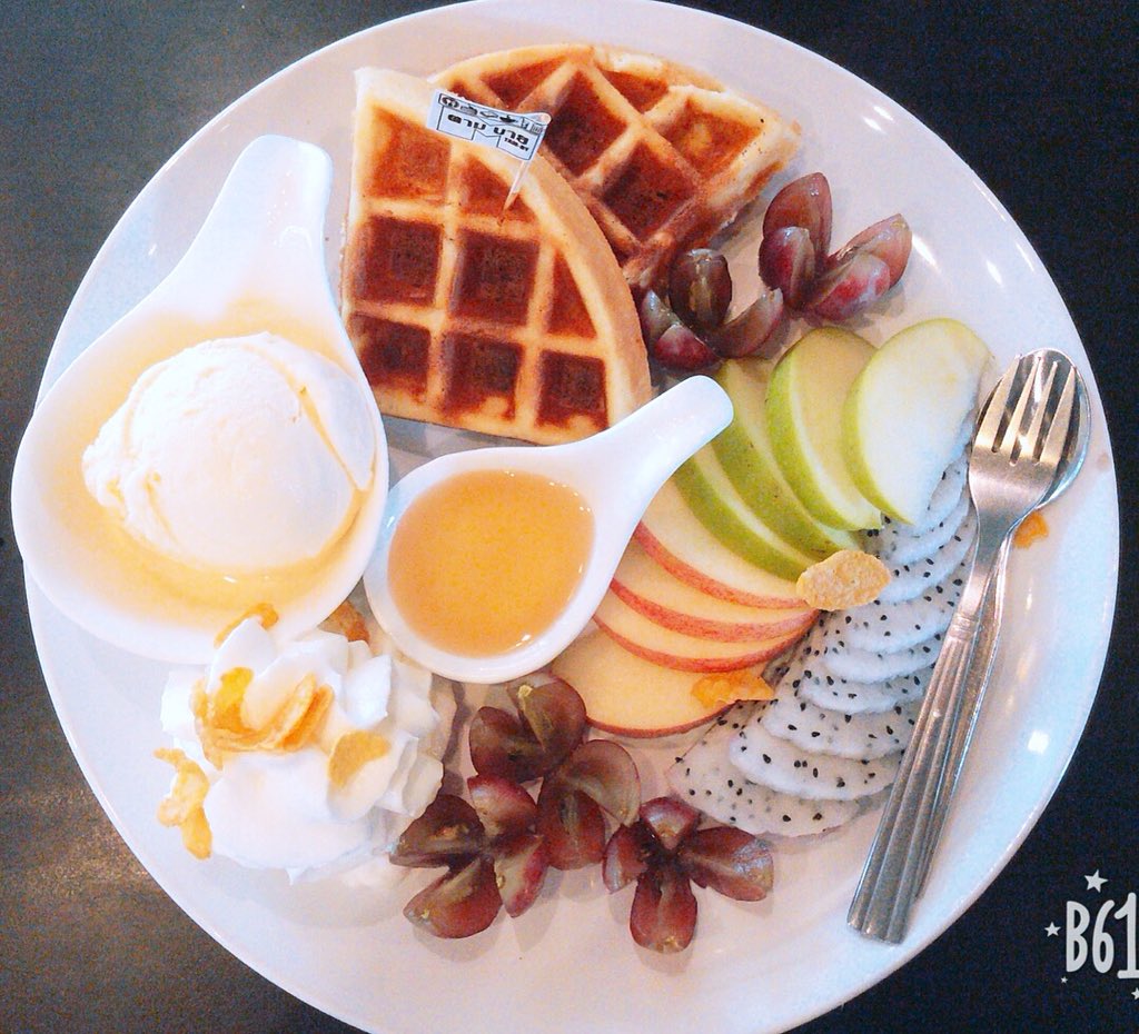 standardcha's tweet photo. Waffle Ice cream👍🏻👍🏻👍🏻 https://t.co/SVb5Waukab