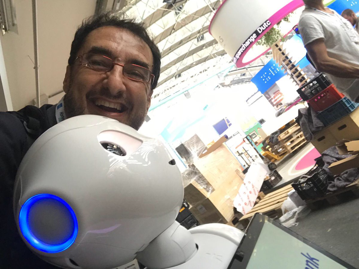 AIBeeHive's tweet photo. Kteam in Amsterdam ! Just right now! @money2020 renowned speakers, innovators and disruptors from across the world unite to drive change in the future of money! 🦋🐝 @knowdler @Capitancook #collectiveintelligence #Weareallrobots 
 More info : https://t.co/Lnv3u2Pi9P https://t.co/c9pfRNhLx7