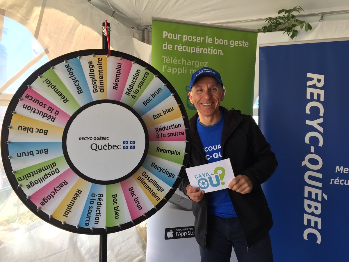 RebeccaSalomon's tweet photo. Venez tester vos connaissances environnementales au kiosque de @recycquebec à la @foireecosphere #cavaou #mm https://t.co/Dlp2l8YmwF