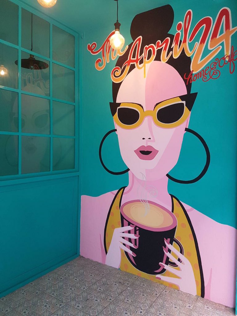 NoTeNoTe24's tweet image. เมื่อคืนก่อน แขกที่มาพักเป็นหนุ่มน้อยชาวจีนหน้าตาน่ารัก 2คน แขกวันนี้เป็นหนุ่มน้อยตาหวานชาวฝรั่งเศส แววกินเด็กมาล้าวววว 😏 #NoTe24 #TheApril24