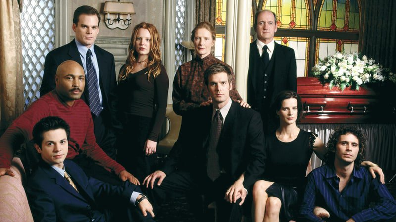 #SixFeetUnder premiered 17 years ago today. Check out our oral history of HBO’s beloved masterpiece rol.st/2J2hqLP