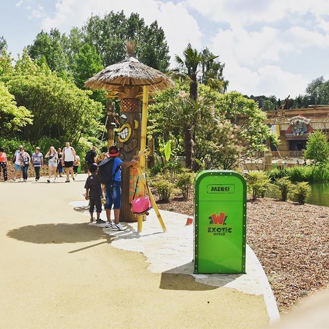 WalibiBand's tweet photo. Muziekinstrumenten langs de paden van Exotic World worden druk gebruikt! #exoticworld #newtheming #walibibelgium #walibiband #live https://t.co/I4ppH4cdGA