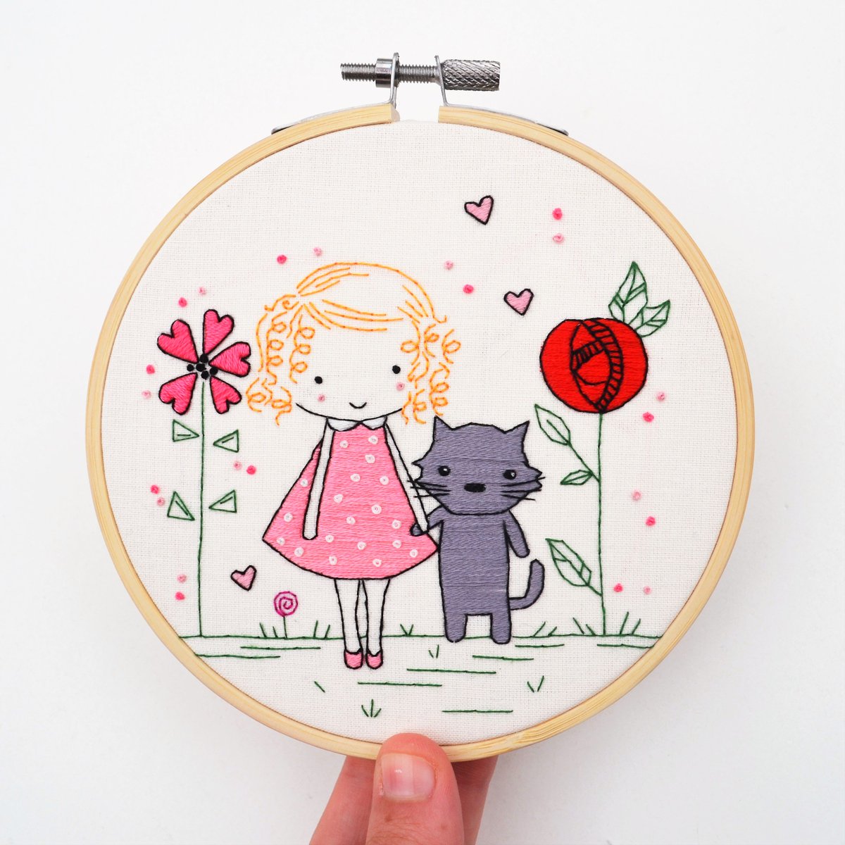 The Big Pixie Collab is just a few hours away! This adorable little pair with @daisyraedesign  are ready and waiting for you :) facebook.com/events/1775094…

#HandmadeHour #ukcreatives #womenwhomake #GRLPOWR #Textileart #bigpixiecollab #collaboration