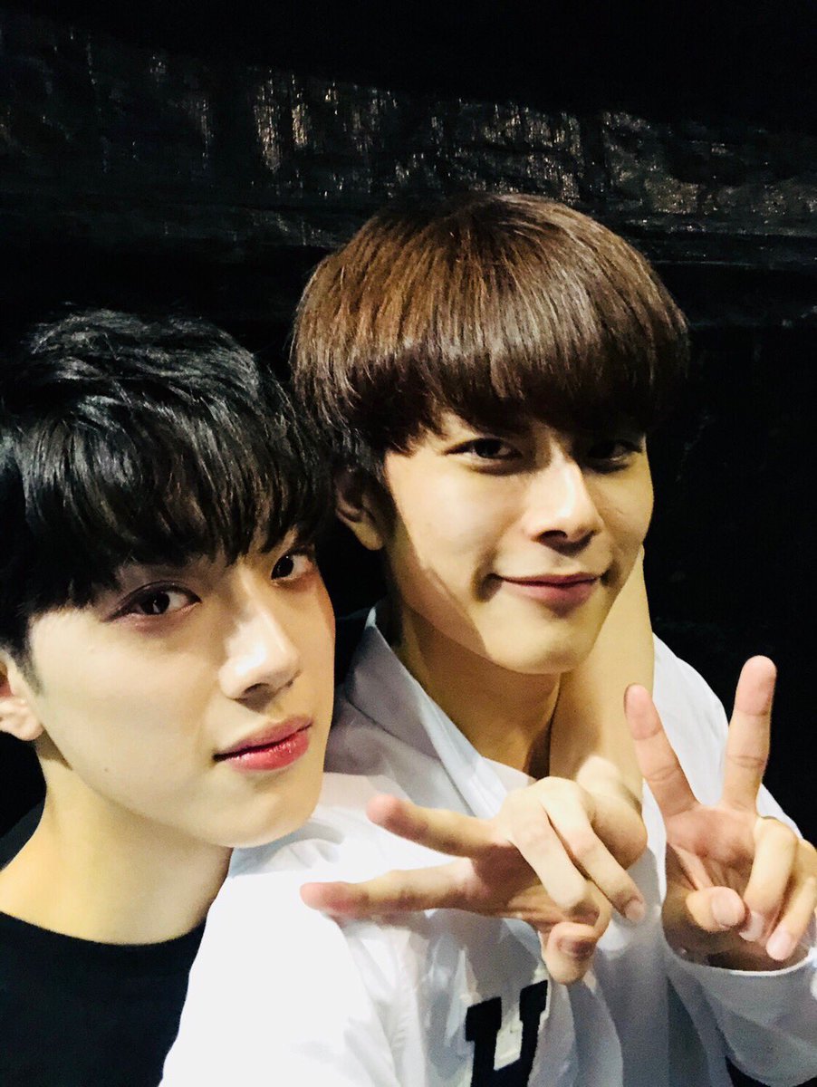 drymqirl_'s tweet photo. แจกสตก. 50c สองคนค่ะเนื่องจากหลินโฮมีรูปคู่กันแล้ว T___T https://t.co/anr0UJXy7i
