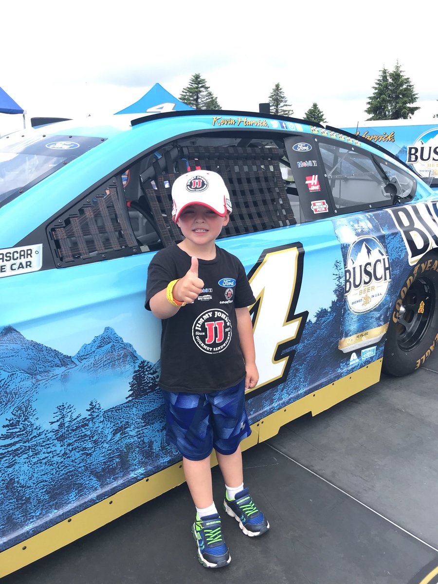 KummerElectric's tweet photo. @DeLanaHarvick @KevinHarvick @StewartHaasRcng @poconoraceway https://t.co/ZcVlLL1dNY