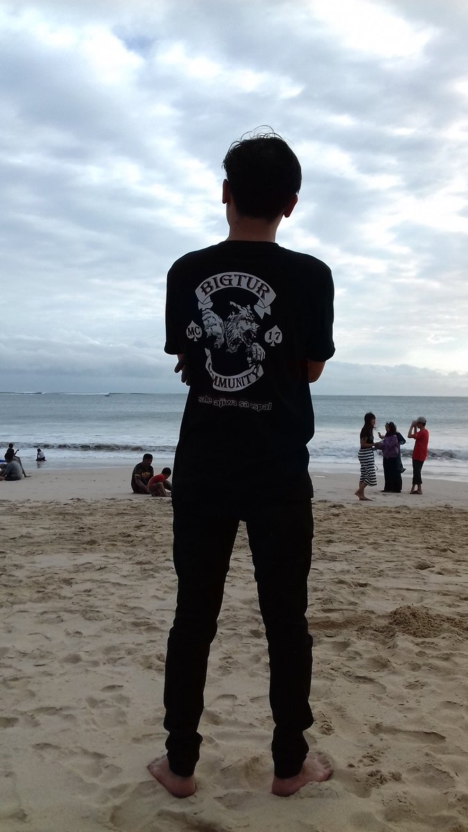 flatand's tweet photo. BIKERS  brader https://t.co/8bmOU59Gj5