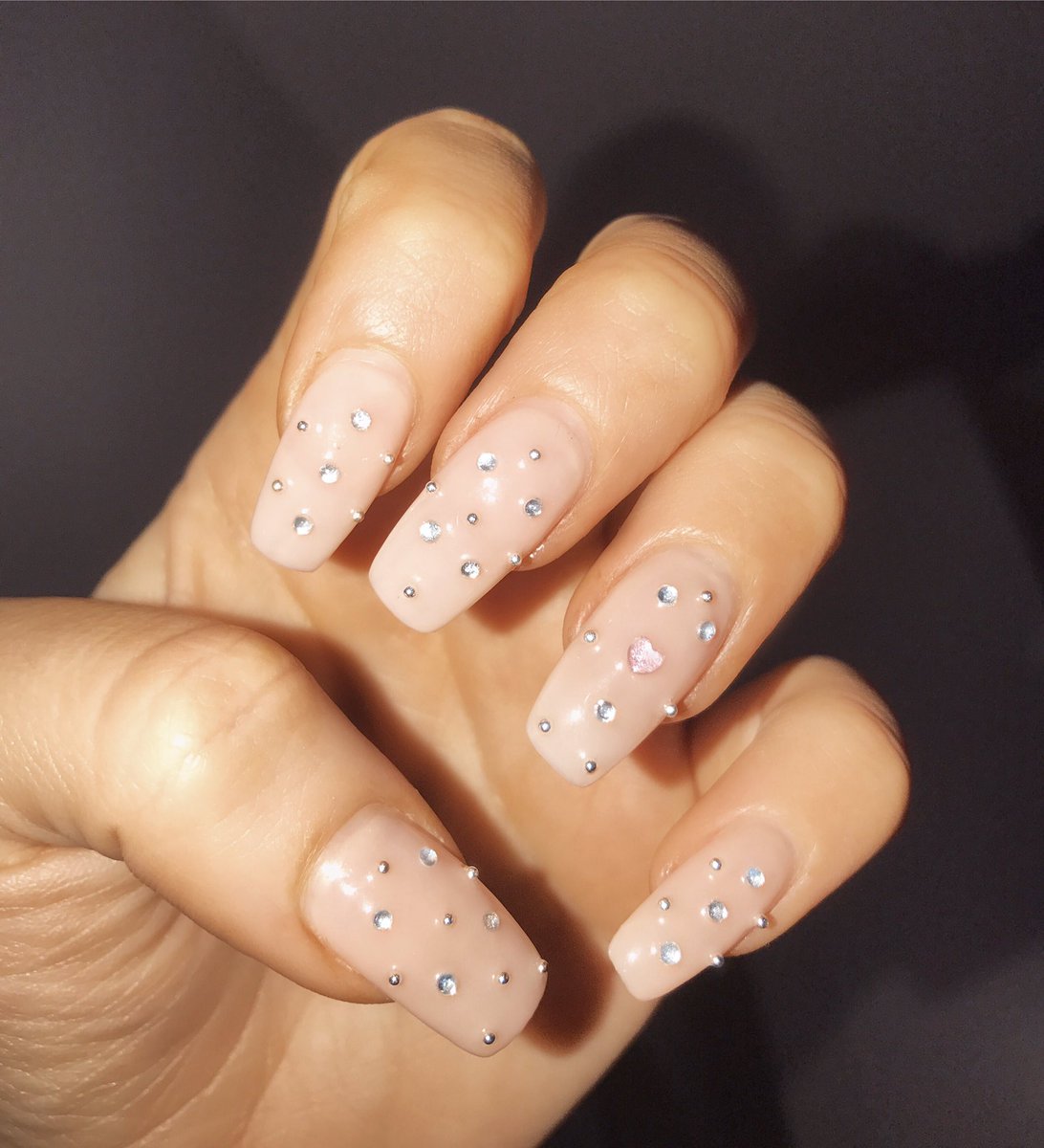 Lol u guys totally forgot to show ya ma new CLAWWSSSS spy the little baby pink love heart too  love em😩😩💕💕