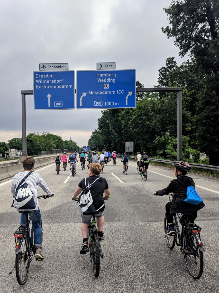 So glatt, so breit... Ist denn der Fahrrad-Schnellweg aus #Potsdam nach #Berlin doch schon fertig? #Sternfahrt18