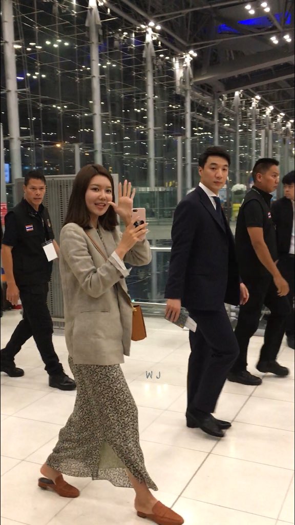 chhyxxsl's tweet photo. เซฟไฟล์ทพิซยอง รอบหน้าควงพี่เตฟมาด้วยนะคะ💗
#ChoiSooyoung1stFMinBKK https://t.co/jphOJ1KiUi