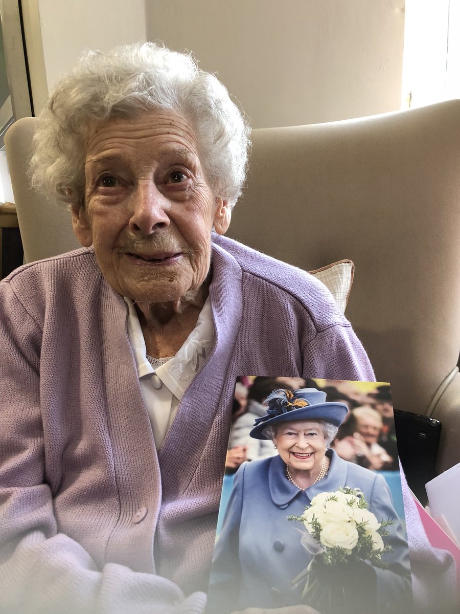 Christe44270318's tweet photo. Happy 100th birthday! https://t.co/Tg2rejdBUN