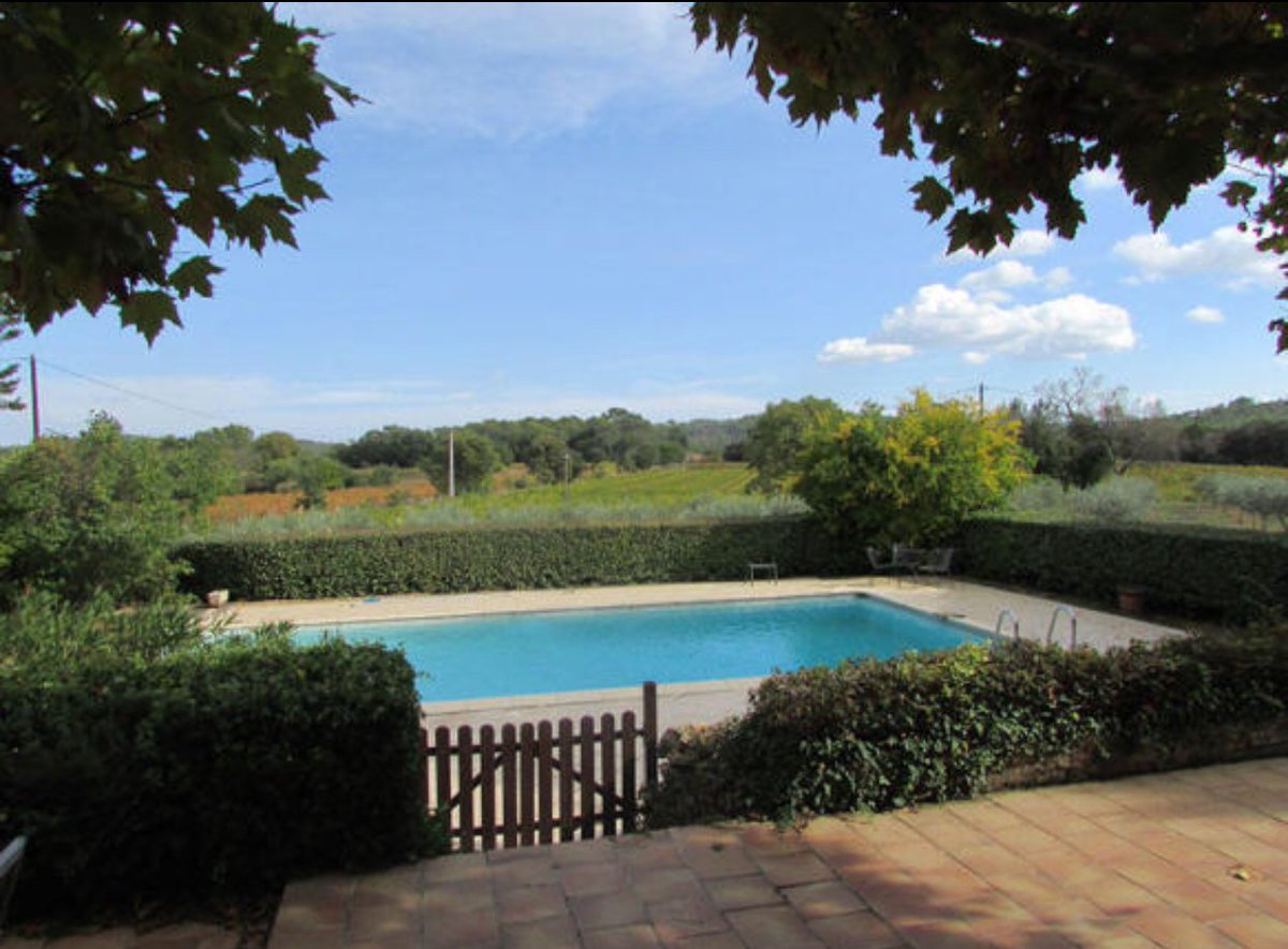 guru_london's tweet photo. South of France☑️
4 Bedroom Bastide☑️
Swimming pool☑️
Guesthouse☑️
10000m2☑️
Ready to move into☑️
Cotignac and @mirabeauwine near by☑️
Healthy lifestyle ☑️
 
It’s a great time to have assets in the Euro 💶 and diversify your portfolio. 
https://t.co/mhpUJtKkde https://t.co/qG6oGYIfKD