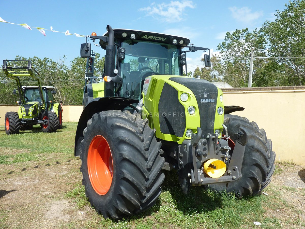 AlexFarmer_YT's tweet photo. @CLAAS_Italia Fiera Agricola di Arborea
#claas #tractor #alexfarmer #arborea #fieragricola #agricolture #agricoltura https://t.co/zYFhL8rXKr