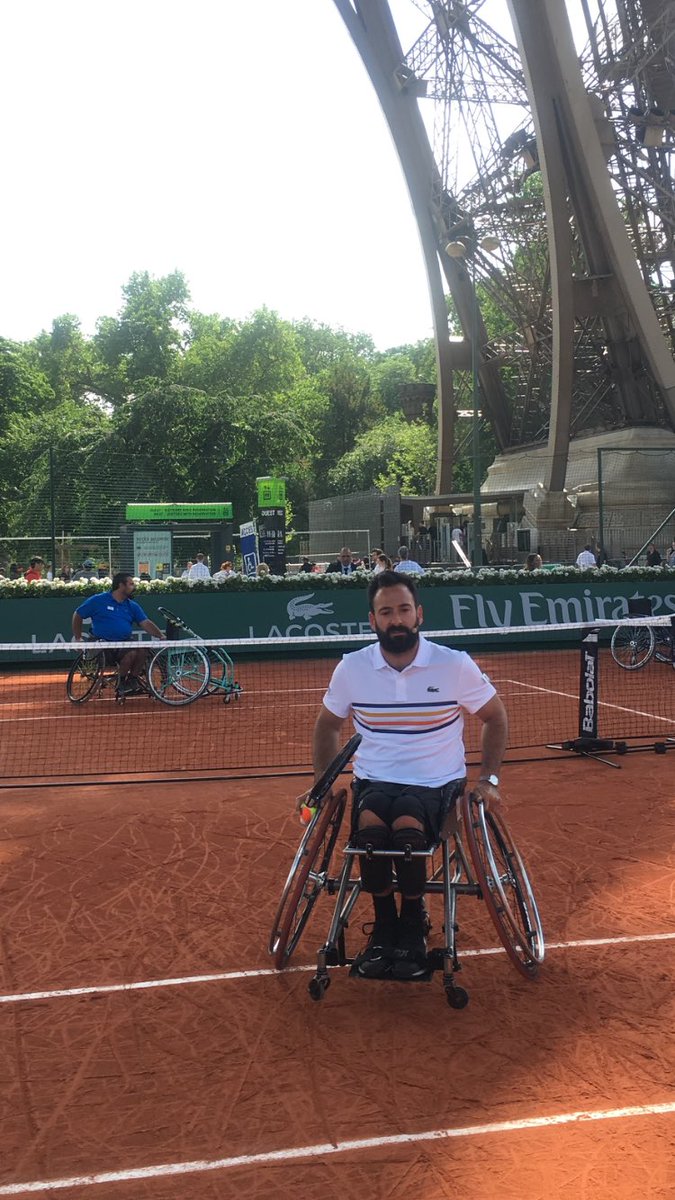 Une journée magique sous la Tour Eiffel avec <a href="/MJEREMIASZ/">MICHAEL JEREMIASZ</a> #Tousenfauteuil #RG18