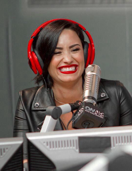 demisoulz's tweet photo. we love everything in u baby garl #WeLoveYouDemi https://t.co/hMfCYeTn6Y