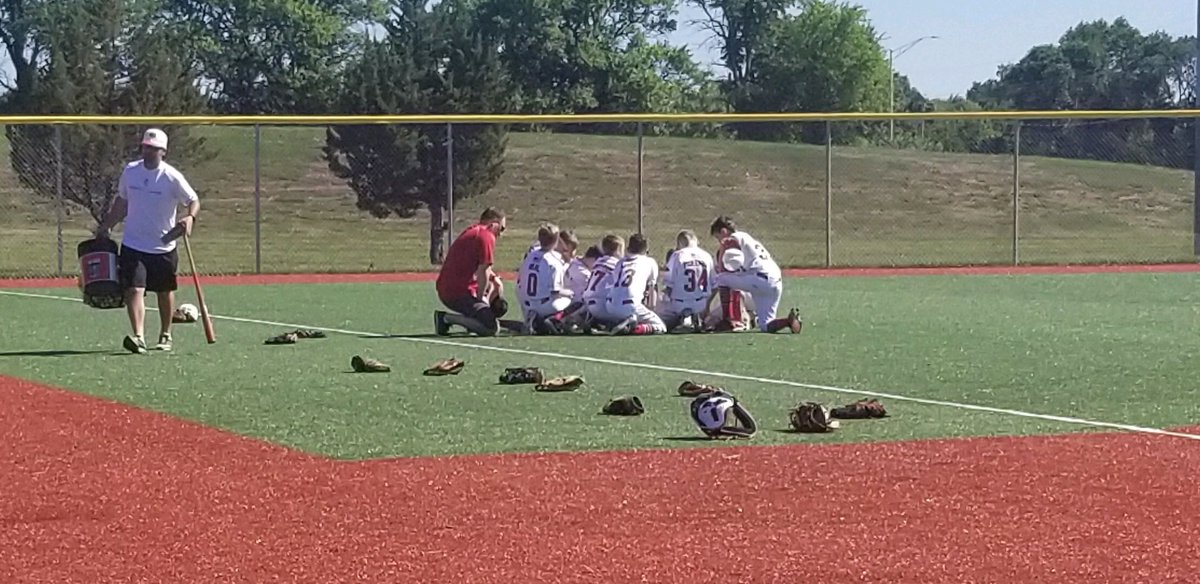 Titans913's tweet photo. Game time! #Titans #TitansBaseball #ChampionshipSunday #TeamPrayer #TheHuffGroup #GuaranteedRate https://t.co/9WOdtVRqgY