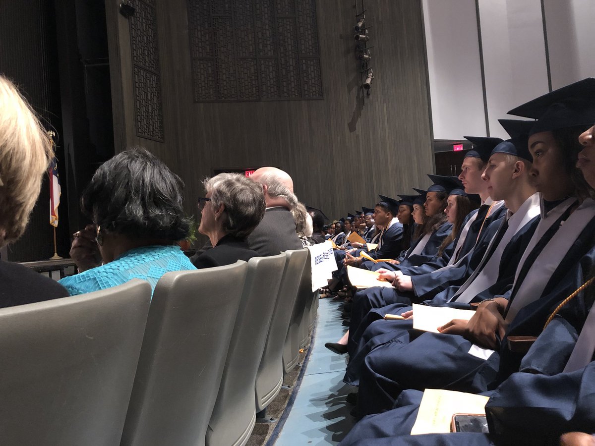 ptanksga's tweet photo. Thank you to all the seniors who attended the Baccalaureate service today! 5 more days seniors!!🎓🎊 https://t.co/OPGHqe6uyp