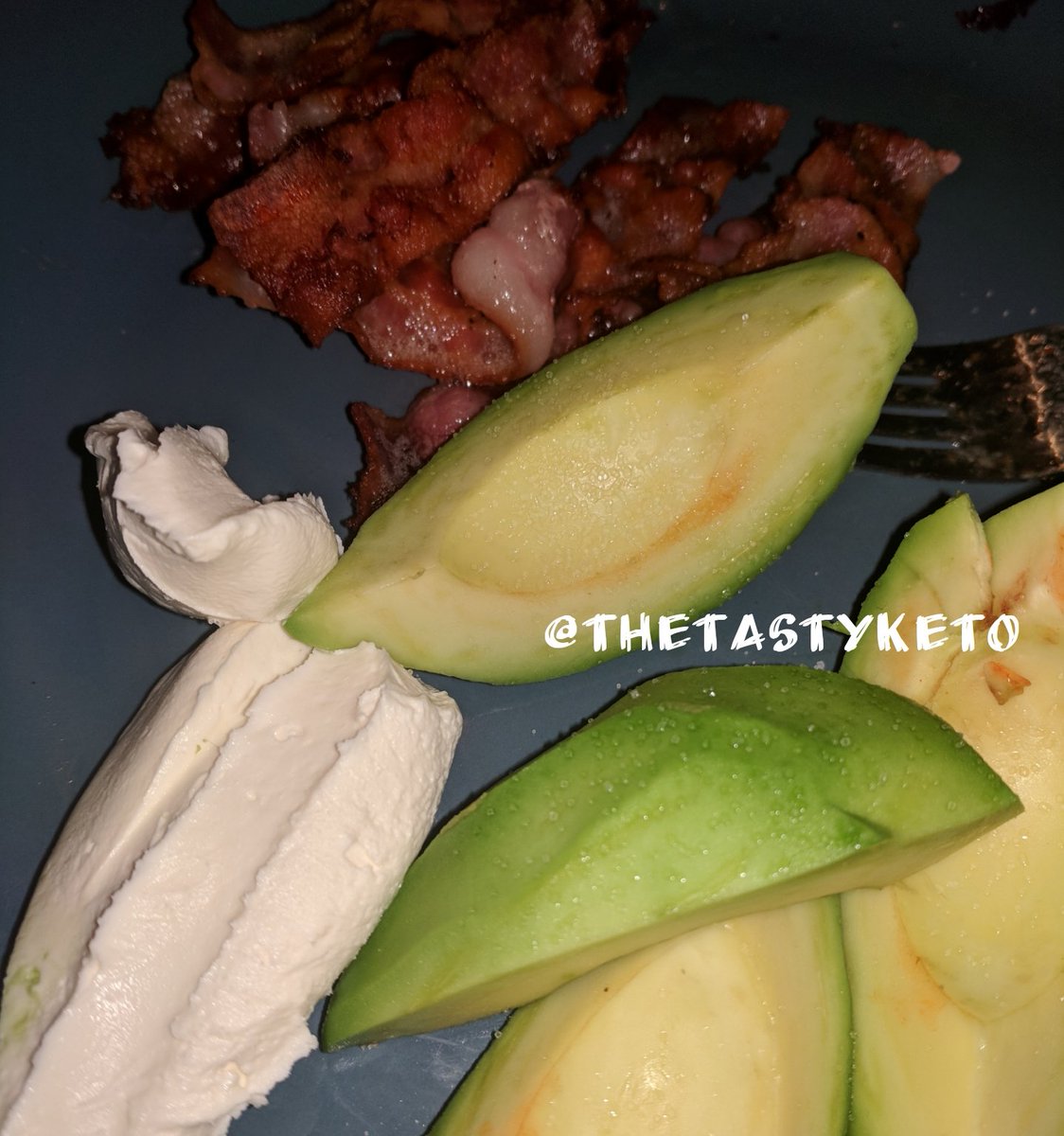 TheTastyKeto's tweet photo. #Sunday #Breakfast #Keto #Avocado #Bacon #CreamCheese #NomNomNom #Ketosis #TheTastyKeto #KetoDiet 

#pixlr https://t.co/r1xDjWnZoH