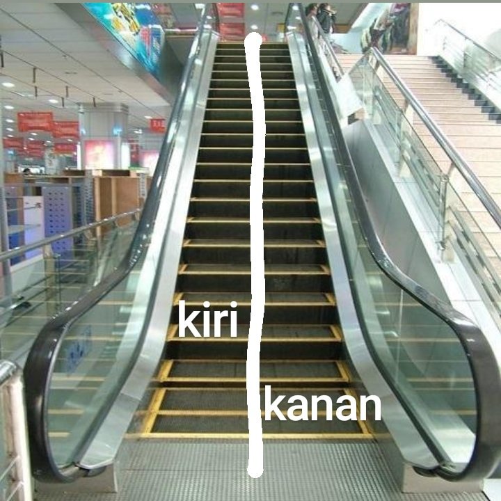 itssonaqib's tweet photo. Nak bagitahu ni, bila naik escalator tu timbang rasa sikit. Kiri tu ruang untuk mereka yg nak guna phone/cuci mata masa naik/turun. Kanan pula bagi yg nak rushing ke sesuatu tempat/kejar masa. Mana tak sesak escalator kalau 2 lane ni kau tibai buat mcm kedai kopi menyembang https://t.co/LSjyn1tgbc