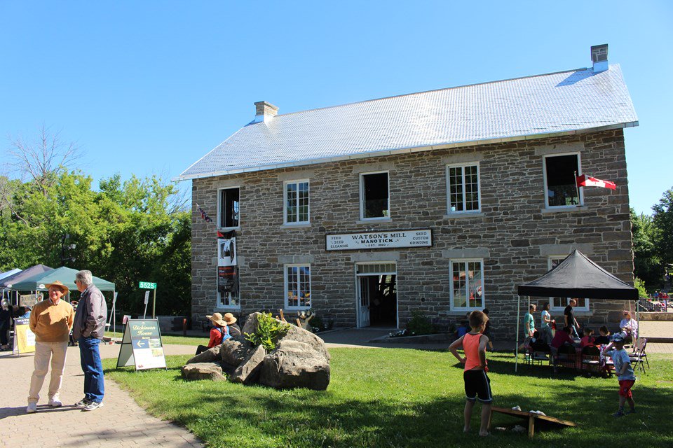 History shines at Manotick's Dickinson Days Festival.  ottawamatters.com/local-news/his… https://t.co/l3HC3tJg40