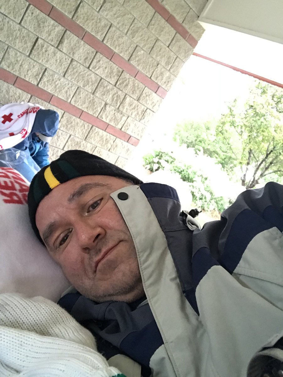 LeeKnafelc's tweet photo. My body hurts in places I didn’t know existed. But my heart is well. Thank you @SanctumYXE #sanctumsurivoryxe for an incredible 36-hour homeless experience. You are the true survivors and inspirers, and you are making a difference. #HIV/AIDS https://t.co/Y9F9MCHpL5