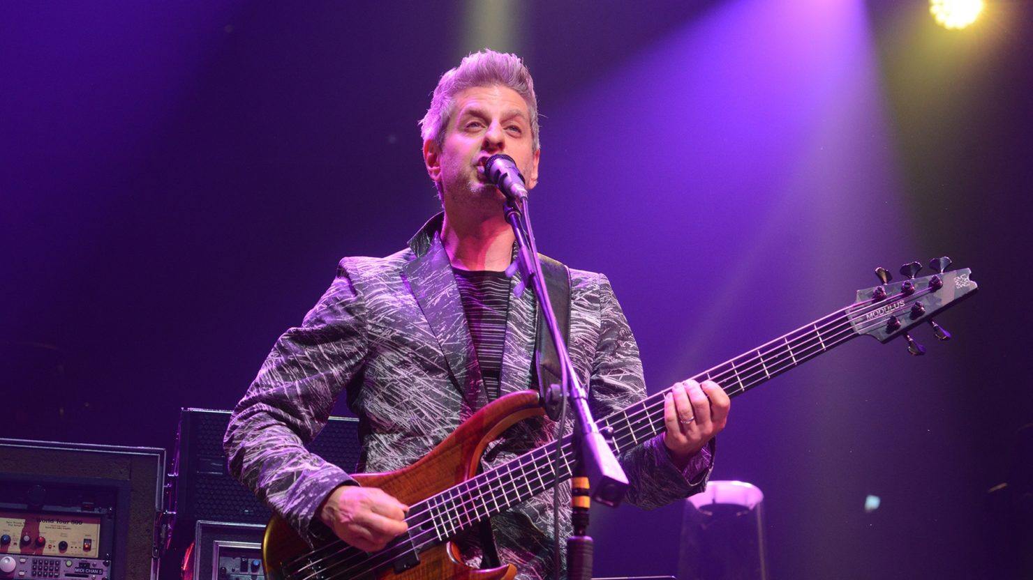  Mike Gordon: Plays 