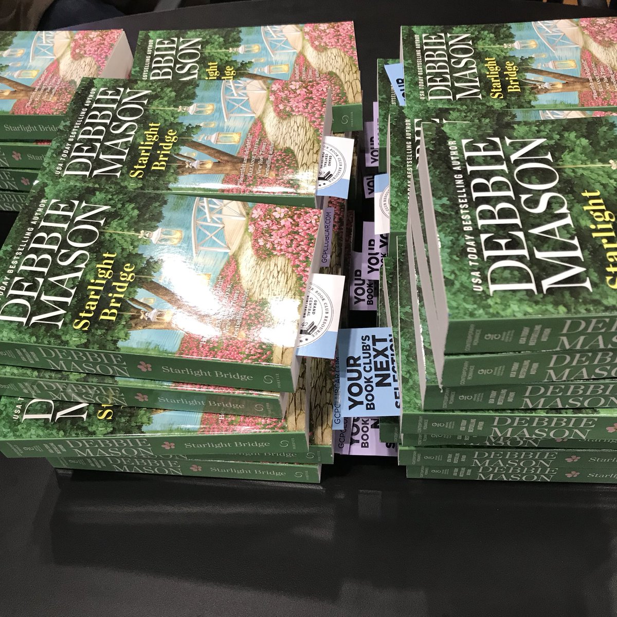 readforeverpub's tweet photo. Time for another giveaway!!! Stop by the @HachetteUS booth and grab your copy of #StarlightBridge ✨
#TheBookCon https://t.co/mEkbsqKTtA