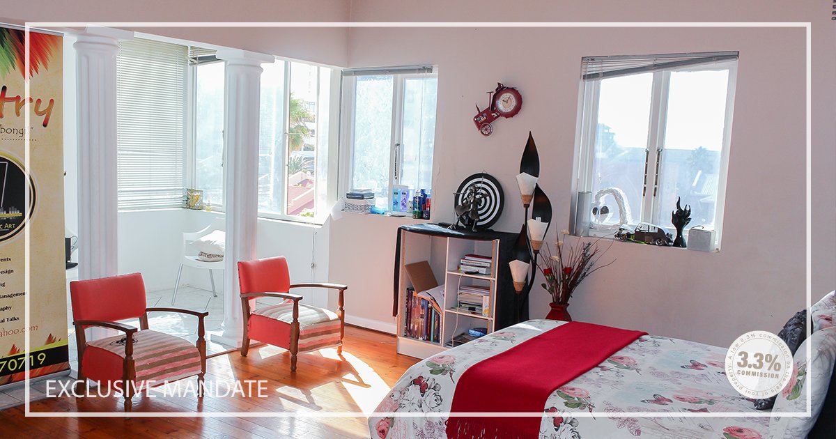ConlonProp's tweet photo. #EASTLONDON #NEWLISTING

Asking: R590 000
2 Beds | 1.5 baths | beautiful wooden floors | single garage | store room | investment
#Quigney 

https://t.co/I86vG24nbU

#ConlonProp #EastLondonProperties #ThreePointThree #HouseHunting #HomeSale #BestBuy #ExclusiveMandate #RealEstate https://t.co/ld1hknptFt