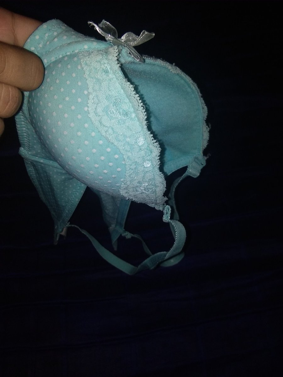 bayu_360's tweet photo. Bahan nya halus msih basah lagi, merk nya nevada lagi💦 https://t.co/pFiRWLEVQG