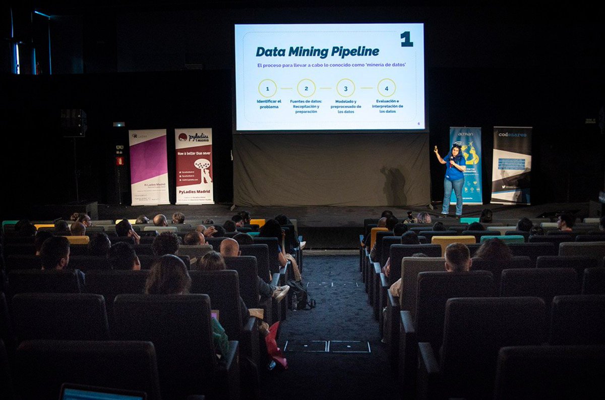 sailormerqury's tweet photo. Muchísimas gracias por el feedback sobre mi charla en #callofdata2018. 

Me alegra que hayáis valorado esta visión más académica del data-mining. Es esencial conocer cómo funcionan los algoritmos por dentro para tener buen criterio. 

🗒️ Slides: https://t.co/obywUAEwK1 https://t.co/dXZzXO7Jgt