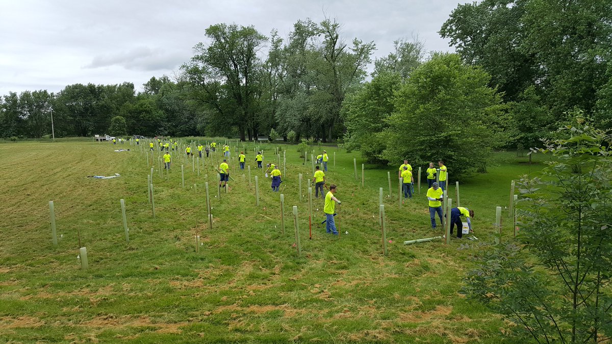 PAWaterEnviron's tweet photo. Now that was a blast! Thank you volunteers, YPs, OPs, LMNOPs, EVERYBODY whew! #PENNTEC #WEF #pwea https://t.co/4QORpKAdO7