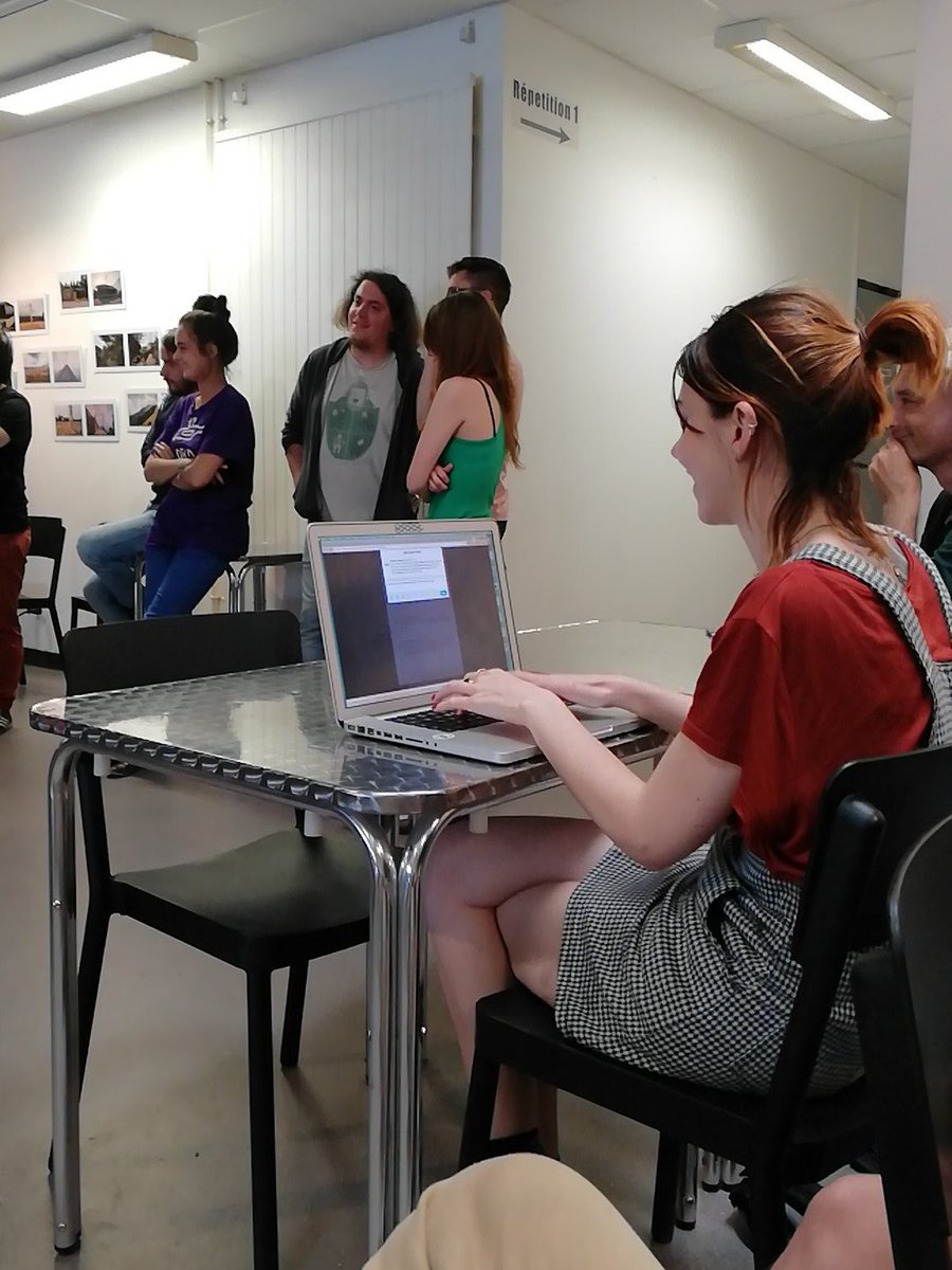 Osaveugle's tweet image. @HackaconR tweetception