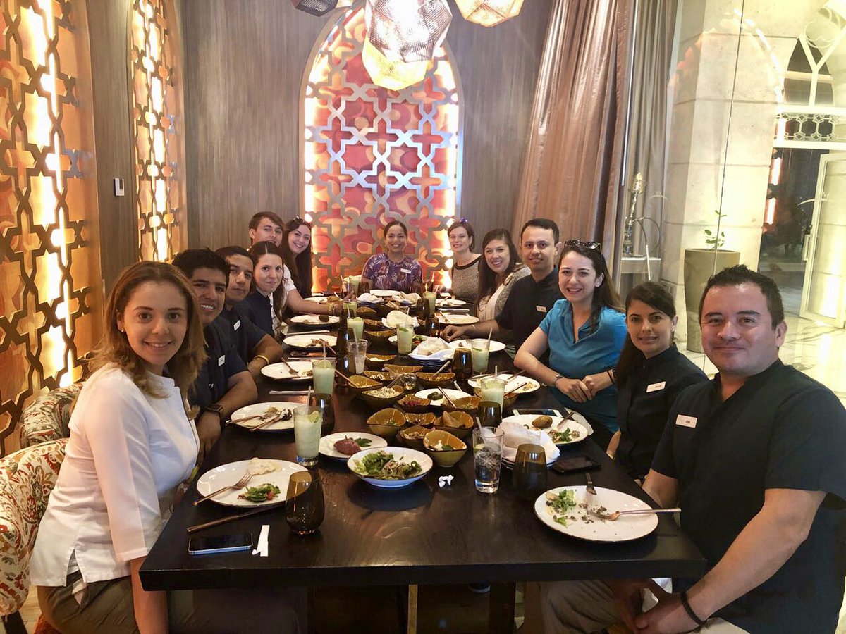 MargaritaLuna's tweet photo. THE team. Gracias por un exitoso evento👏🏽 @palacemeetings @PalaceResorts @theIRForg #IRFGrand #ThePalaceDifference https://t.co/SvLHga4eF0