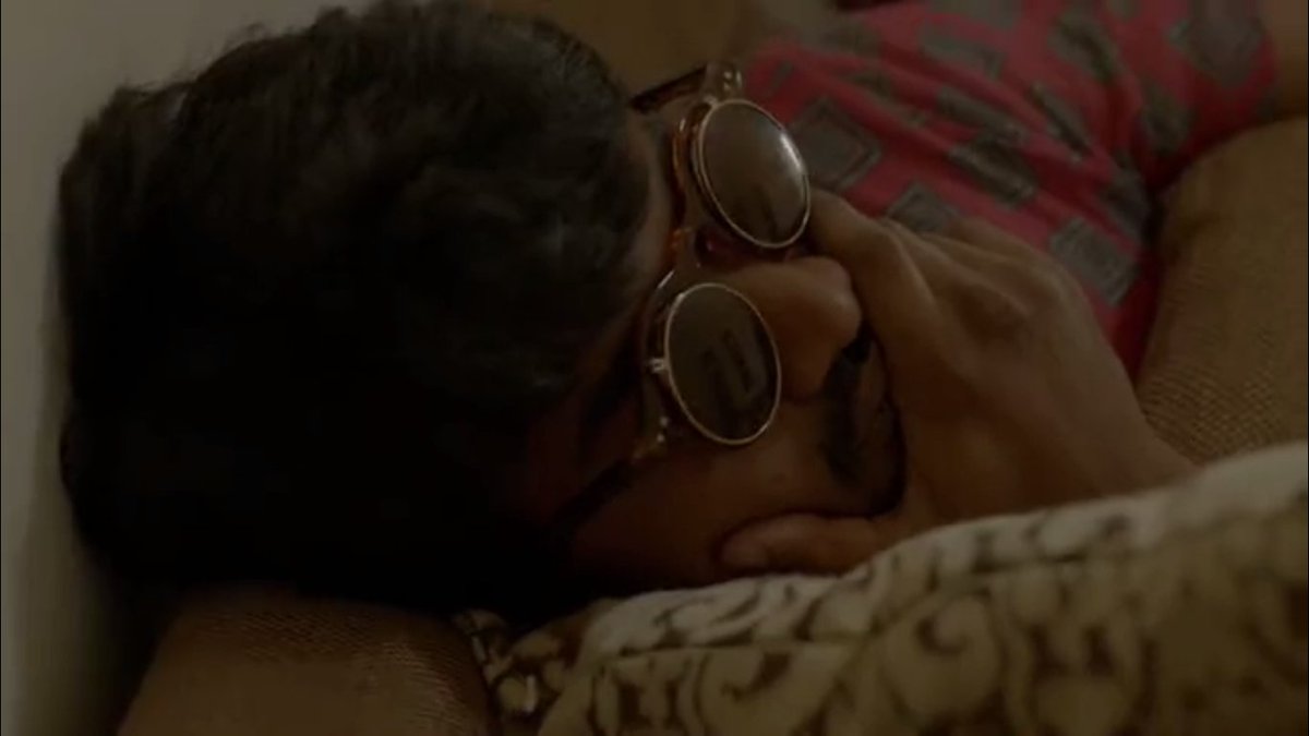 ChandraSMalla's tweet photo. vaaammo #Redanna @eyrahul em chesinavle masthu chesinav antha sepu ela unnav anna inka nee titler dialogues ki vasthe vaammo pause chesi rewind chesukoni chusinam le superr anna https://t.co/jQGKXOM1kH