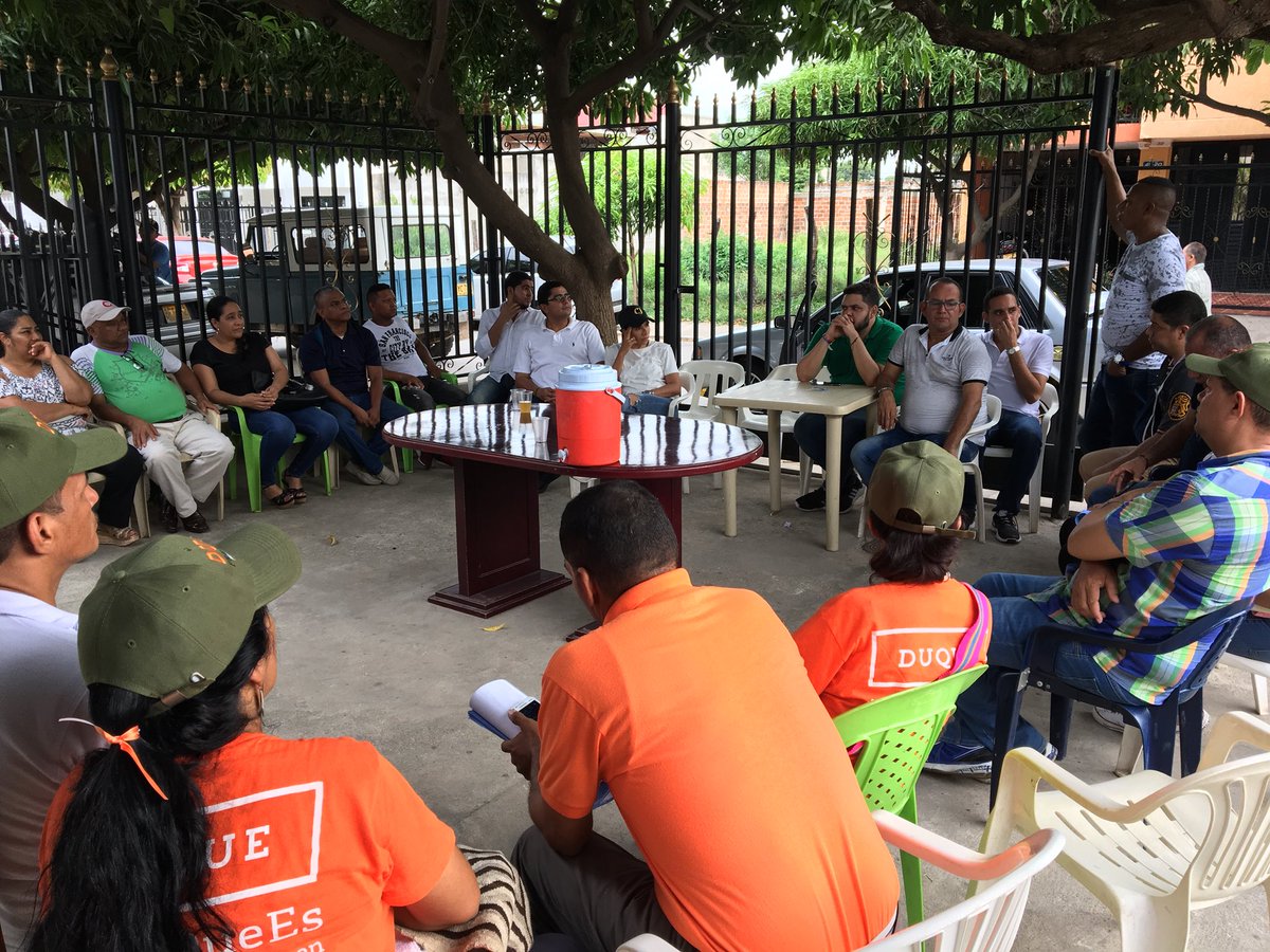 andres0690's tweet photo. Llegamos a la comuna No.2 de Valledupar a socializar el proyectos @IvanDuque #presidente con el representante a la cámara @CJoseMoreno @MirCesar_ #MirRenace @mluciaramirez https://t.co/uLyr5q9PzT