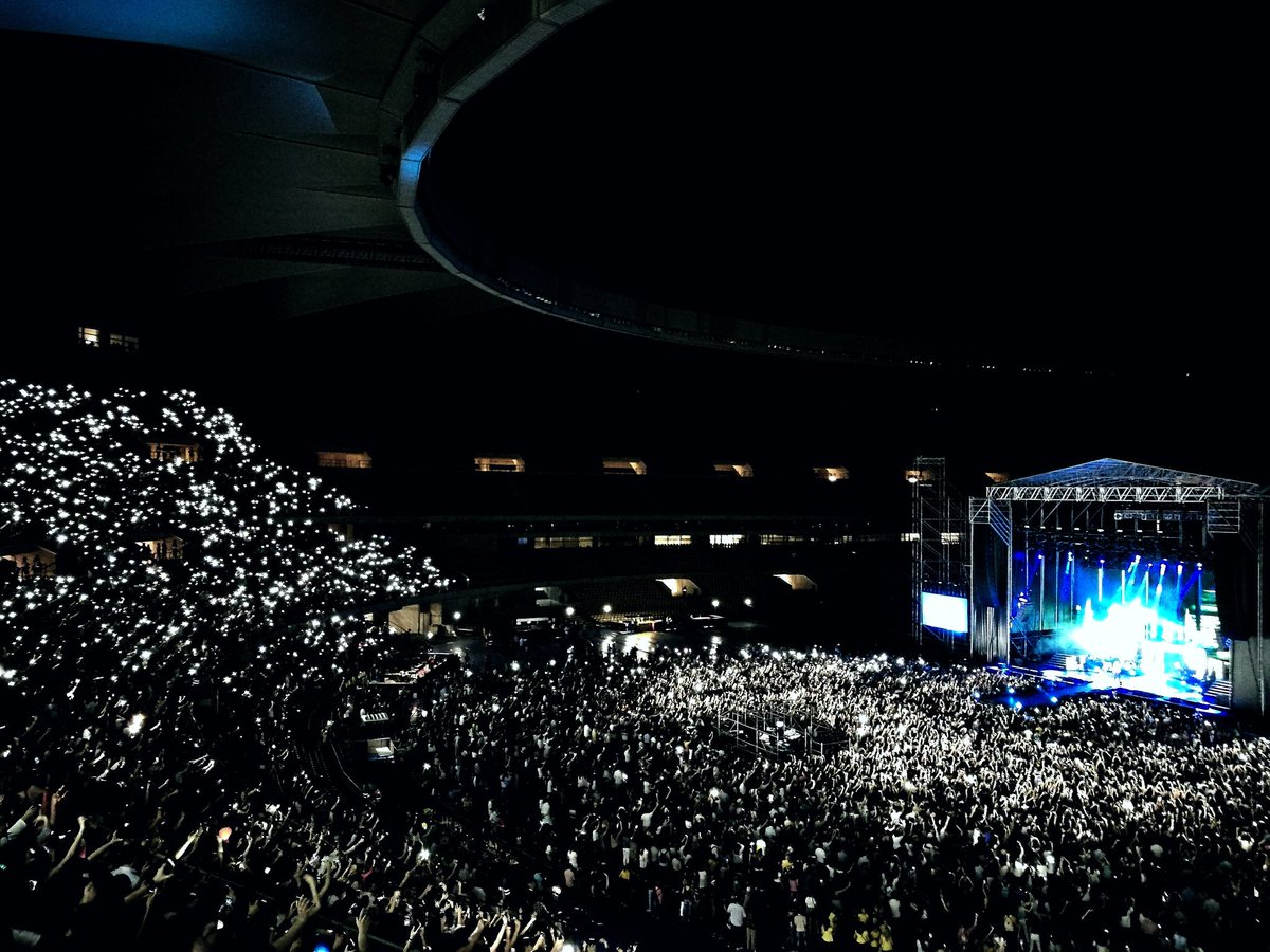 angelsthings_'s tweet photo. "Que nos sigan las luces..." 🎶⭐ https://t.co/9pi4t3hD3b